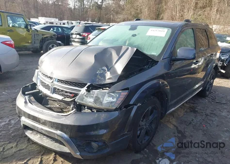 2020 Dodge Journey Crossroad z USA, uszkodzony, nr VIN 3C4PDCGB6LT272989